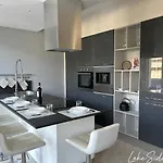 Lakeside View Апартаменты