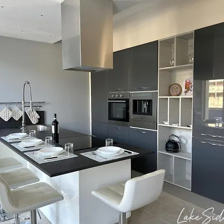 Lakeside View Apartament